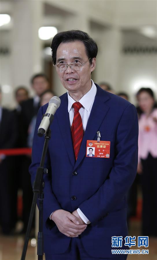 （兩會&middot;面對面&middot;XHDW）（10）全國政協(xié)委員接受采訪