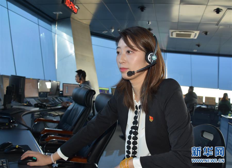 （關注春運&middot;圖文互動）在崗一分鐘，保證安全60秒&mdash;&mdash;記守護遠航客機的&ldquo;燈塔&rdquo;管制員