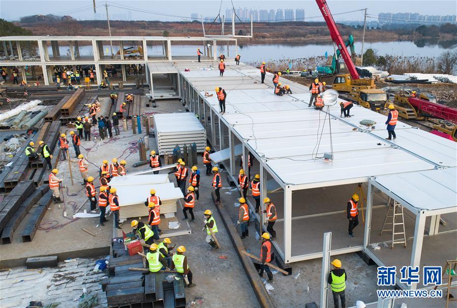 （新華全媒頭條&middot;圖文互動）（6）黨旗，高高飄揚在防控疫情斗爭第一線&mdash;&mdash;各級黨組織和廣大黨員干部投身疫情防控阻擊戰紀實