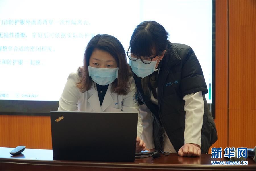 (聚焦疫情防控·圖文互動)(5)無法握手,但始終并肩