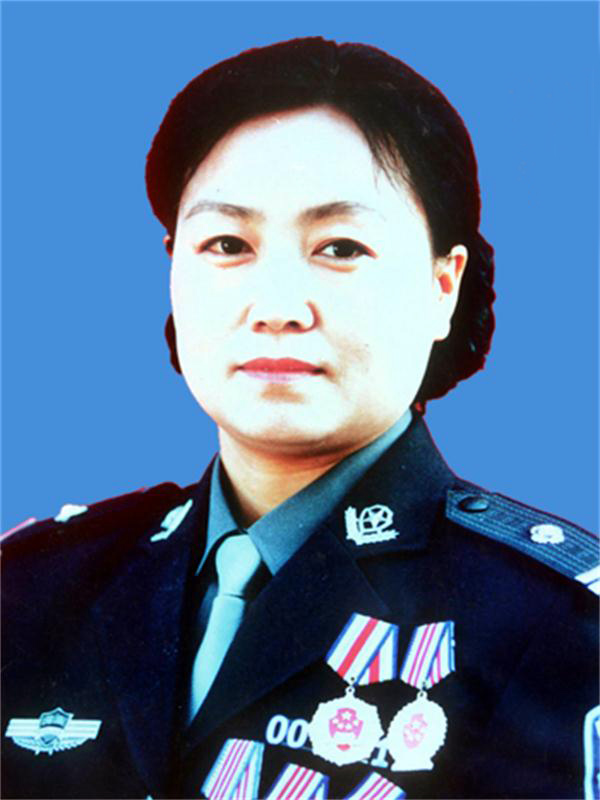 (為了民族復興·英雄烈士譜·圖文互動)人民愛戴的忠誠衛士任長霞