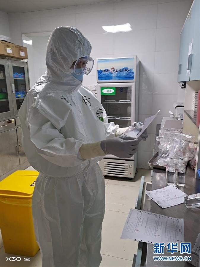 （新華全媒頭條&middot;圖文互動(dòng)）（7）戰(zhàn)紅區(qū)！&mdash;&mdash;發(fā)生在武漢抗疫隔離病房?jī)?nèi)的故事