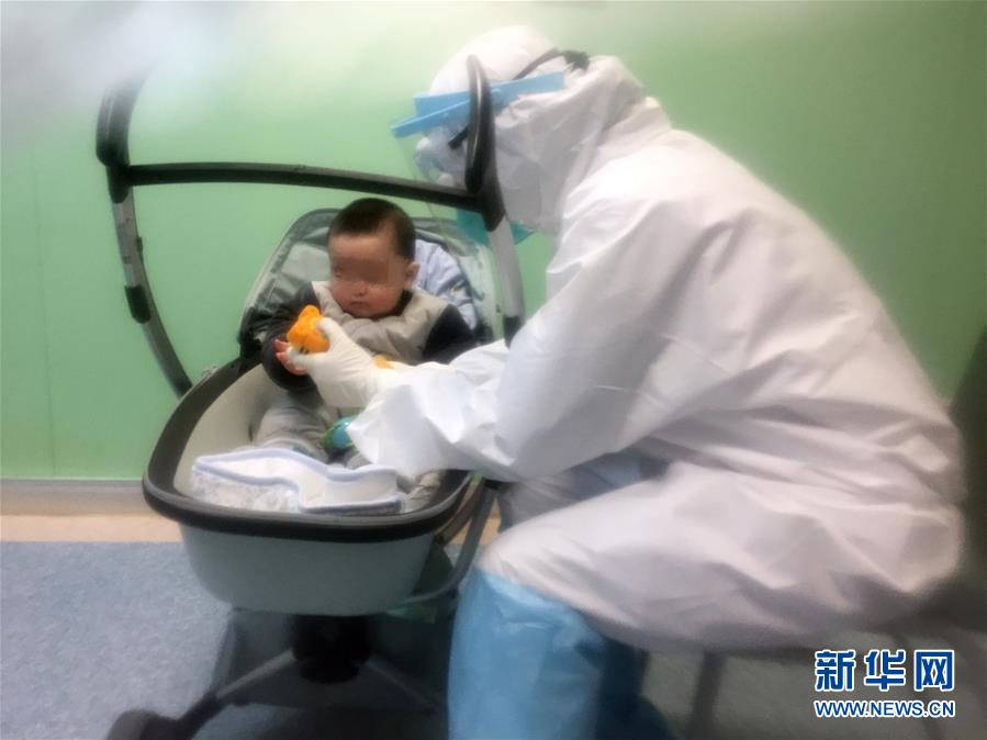 （新華全媒頭條&middot;圖文互動）（7）人間至味是團圓&mdash;&mdash;武漢庚子元宵節全紀錄