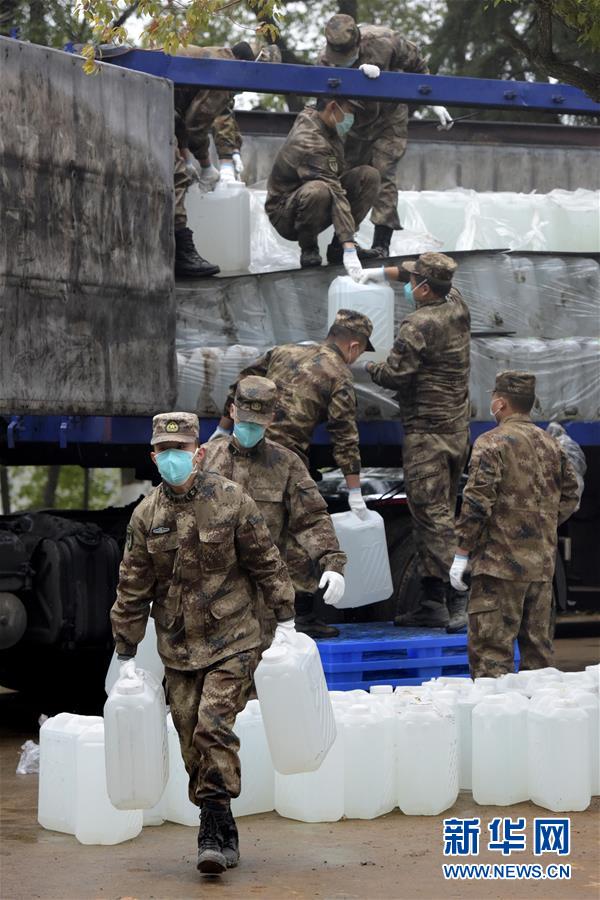 (聚焦疫情防控·圖文互動)(2)邯鄲市愛國擁軍聯合會為武漢火神山醫院捐贈百噸醫用消毒原液