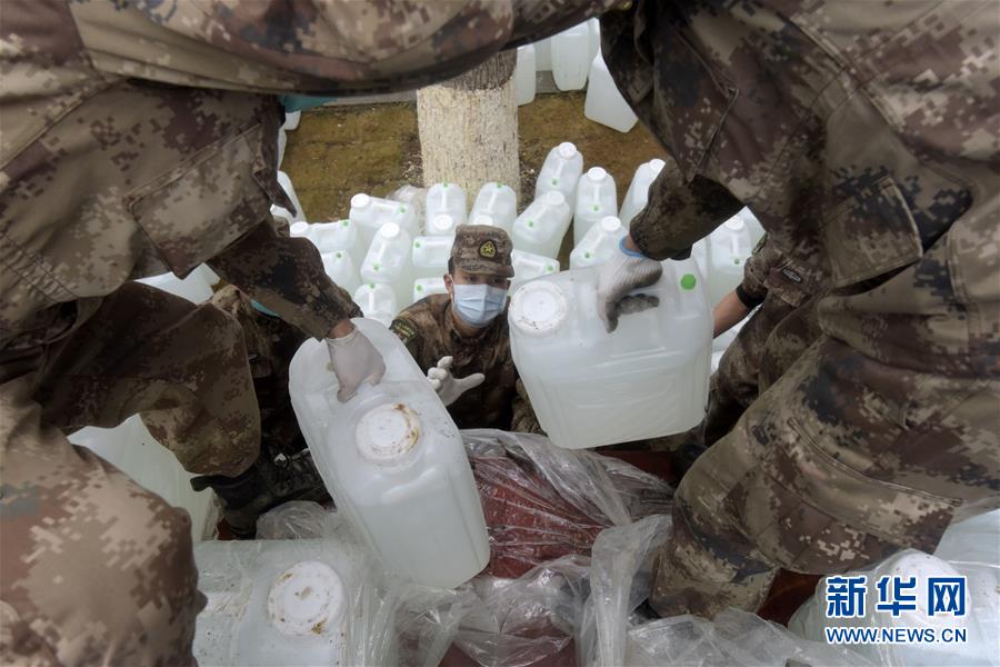 (聚焦疫情防控·圖文互動)(4)邯鄲市愛國擁軍聯合會為武漢火神山醫院捐贈百噸醫用消毒原液