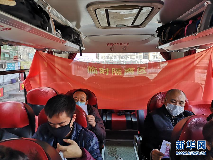 （做好六穩(wěn)工作 應對復雜局面&middot;圖文互動）（2）四川：&ldquo;點對點、一站式&rdquo;送農民工安全返崗