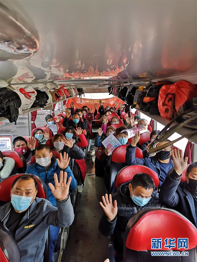 （做好六穩(wěn)工作 應對復雜局面&middot;圖文互動）（1）四川：&ldquo;點對點、一站式&rdquo;送農民工安全返崗