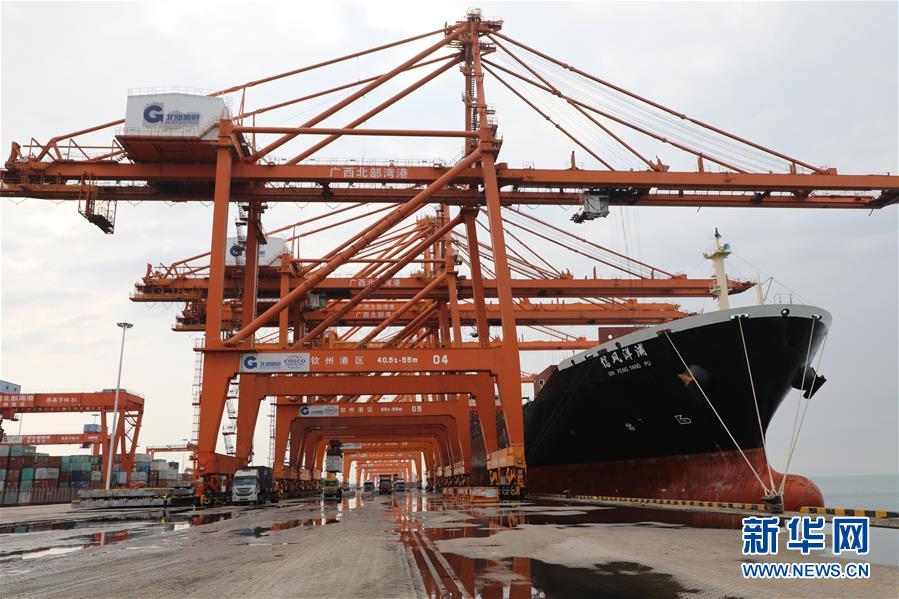 (圖文互動)(3)抓好防疫保暢,還管司機吃飯——廣西欽州保稅港區服務企業復工見聞