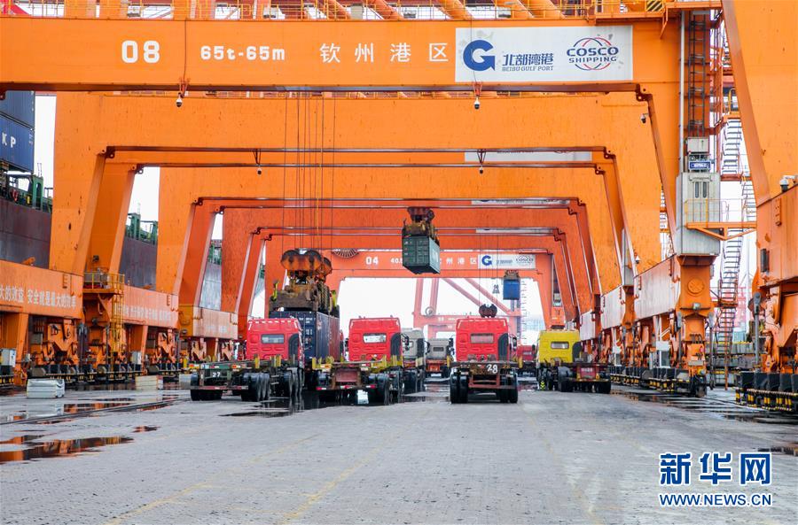 (圖文互動)(4)抓好防疫保暢,還管司機吃飯——廣西欽州保稅港區服務企業復工見聞