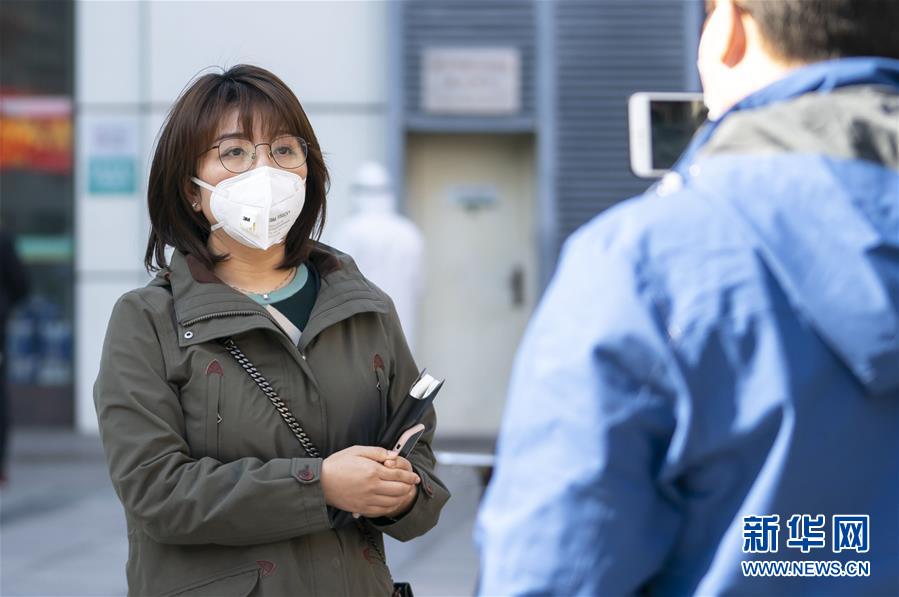 （新華全媒頭條配圖&middot;圖文互動）（14）戰(zhàn)&ldquo;疫&rdquo;的一天&mdash;&mdash;新華社記者直擊湖北保衛(wèi)戰(zhàn)