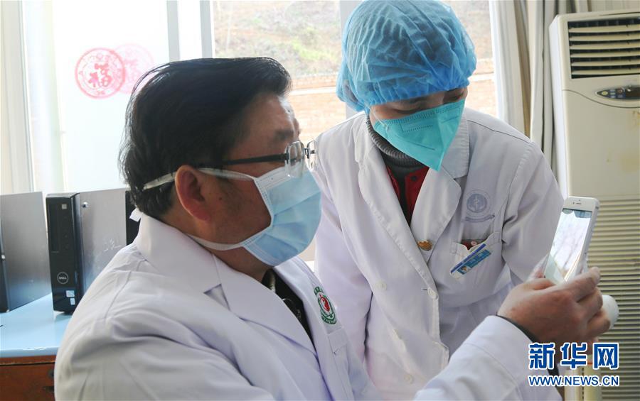 (聚焦疫情防控·圖文互動(dòng))(1)參與救治新冠肺炎確診病例超八成——中醫(yī)藥在抗擊疫情中貢獻(xiàn)力量