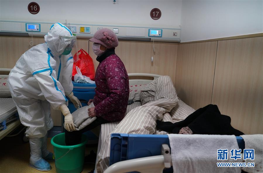 (聚焦疫情防控·圖文互動(dòng))(8)參與救治新冠肺炎確診病例超八成——中醫(yī)藥在抗擊疫情中貢獻(xiàn)力量