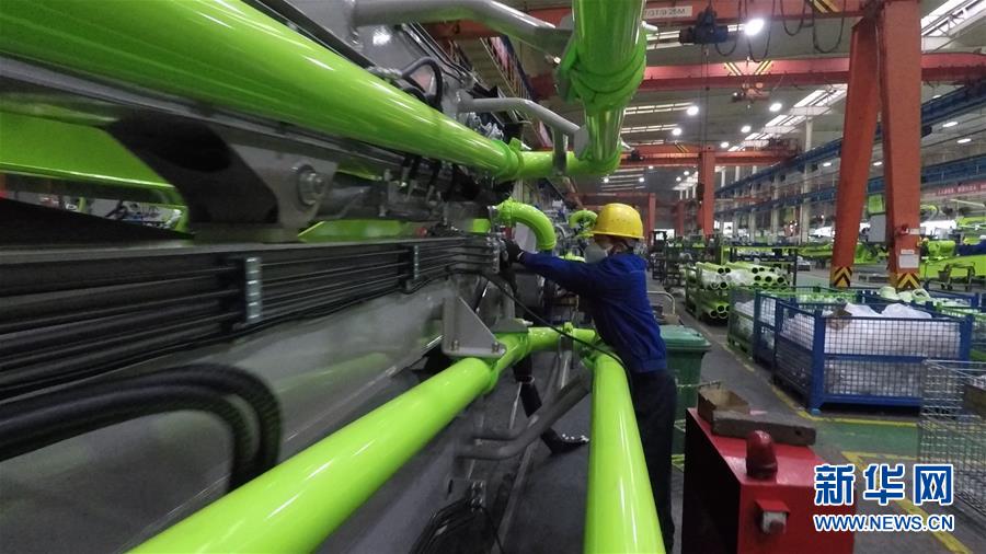 （圖文互動(dòng)）（1）吃粉擼串，商圈&ldquo;打卡&rdquo;，動(dòng)車(chē)出廠&mdash;&mdash;湖南&ldquo;標(biāo)簽&rdquo;復(fù)蘇記