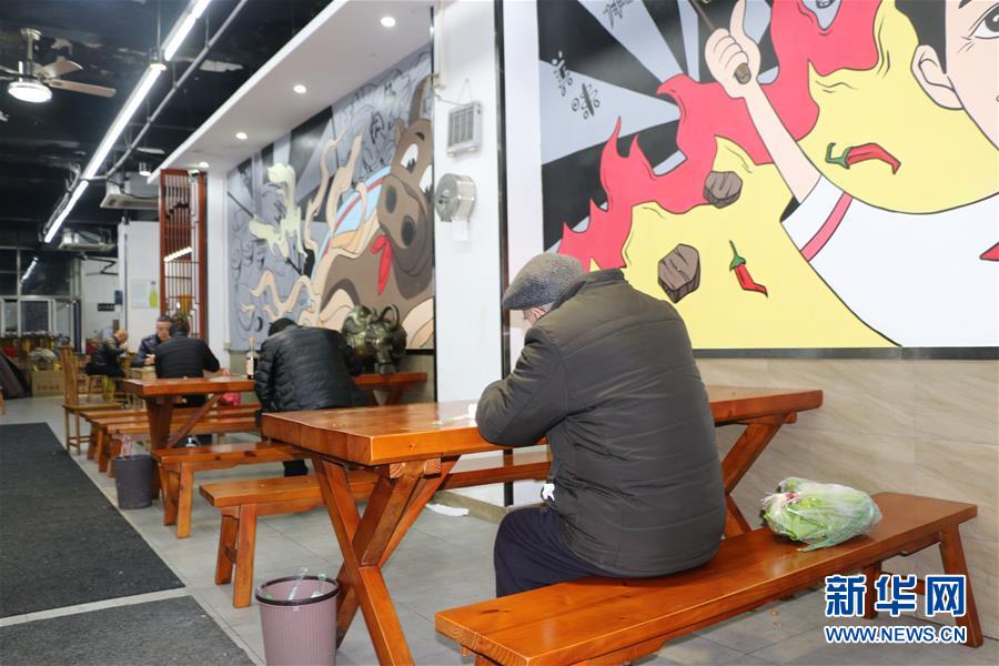 （圖文互動(dòng)）（5）吃粉擼串，商圈&ldquo;打卡&rdquo;，動(dòng)車(chē)出廠&mdash;&mdash;湖南&ldquo;標(biāo)簽&rdquo;復(fù)蘇記