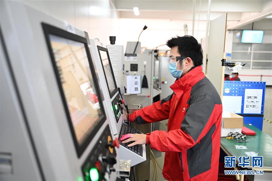 (來自經濟前沿的故事·企業復工復產·圖文互動)(7)“危機中發現新商機”——中國科技制造企業復工復產觀察