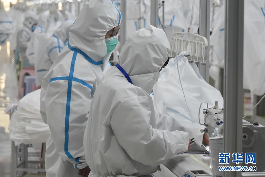 （決戰決勝脫貧攻堅&middot;圖文互動）（1）防疫有保障 脫貧有底氣&mdash;&mdash;甘肅一批扶貧車間成為戰疫&ldquo;兵工廠&rdquo;