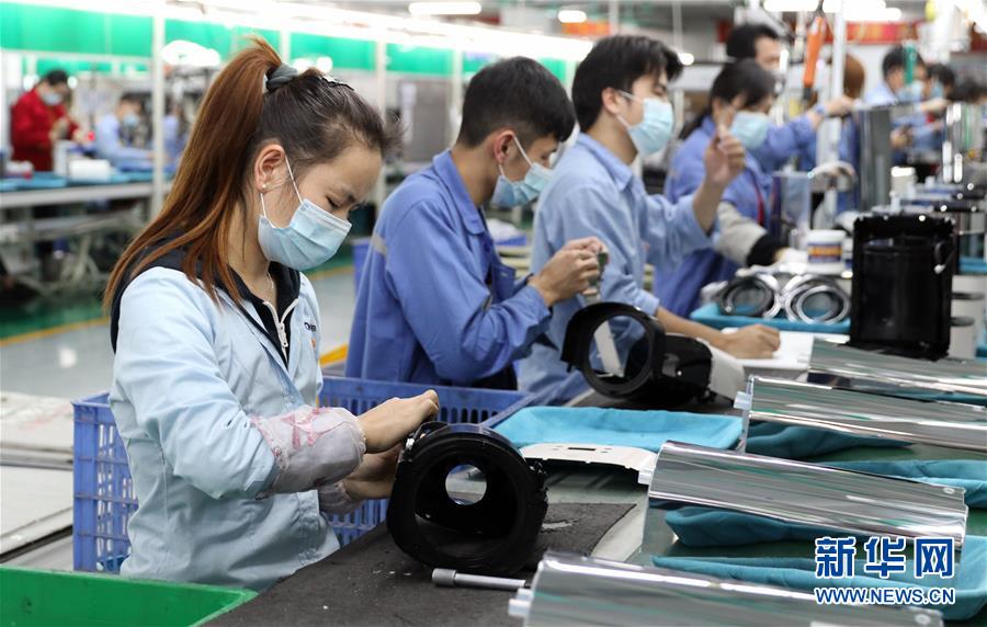 (抓好經(jīng)濟(jì)發(fā)展 應(yīng)對(duì)復(fù)雜局面·圖文互動(dòng))(2)在“家電之都”順德看“中國(guó)制造”抗壓前行