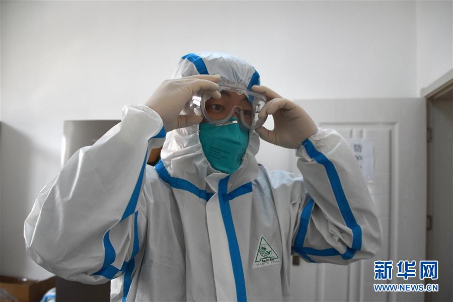 （一線抗疫群英譜&middot;圖文互動）（3）紅區&ldquo;擺渡人&rdquo;