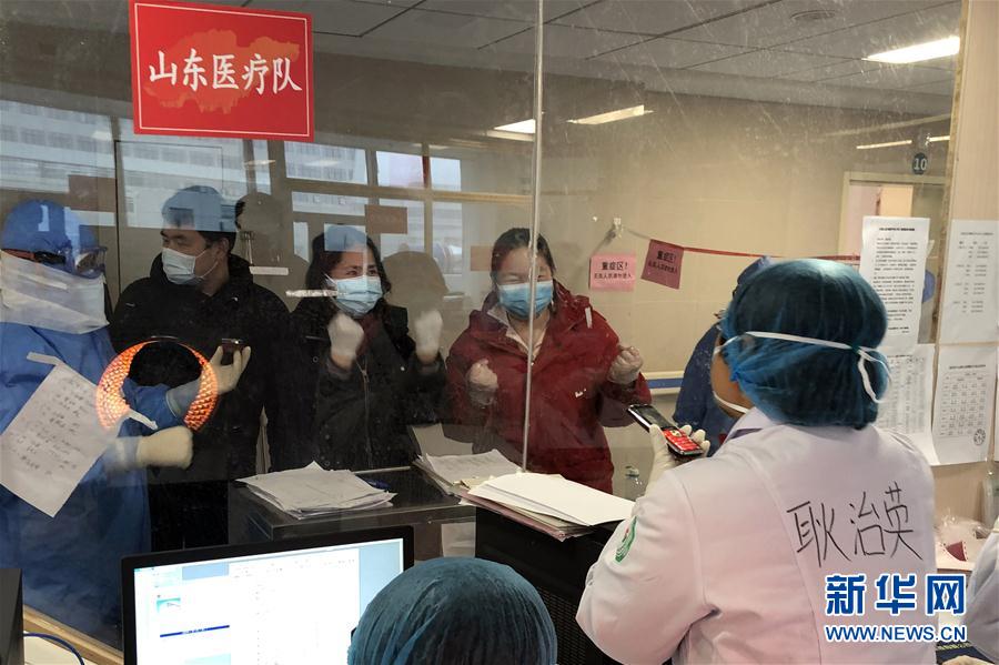 (一線抗疫群英譜·圖文互動)(3)耿治英:盼早日重返“戰場”滅疫魔