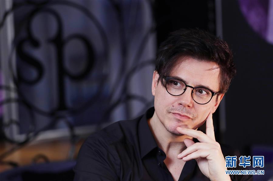 （國際&middot;圖文互動）（3）通訊：手牽手，我們共同驅散陰霾&mdash;&mdash;法國音樂人創作抗疫歌曲背后的故事