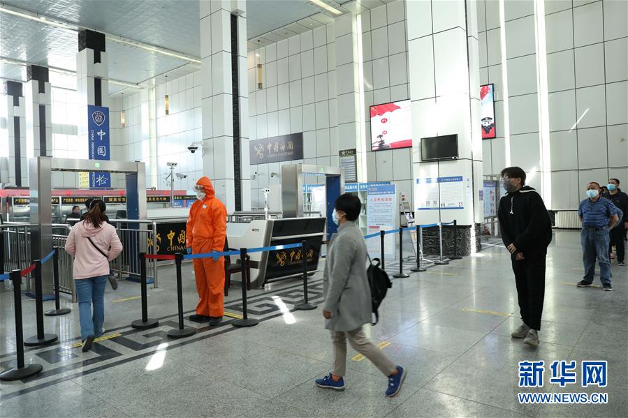 (聚焦疫情防控·圖文互動)(3)中哈霍爾果斯國際邊境合作中心中方區(qū)域恢復(fù)運(yùn)營