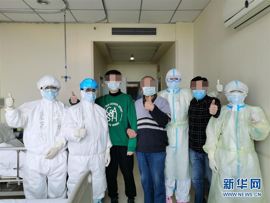 (聚焦疫情防控·圖文互動)(2)重癥醫(yī)生王洪亮:“沖在前,守到底”