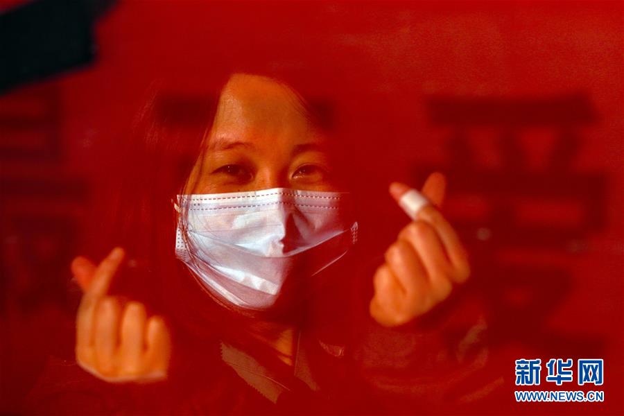 （新華全媒頭條&middot;圖文互動）（5）最美逆行者，武漢永遠記得你！&mdash;&mdash;首批援鄂醫療隊返程紀實