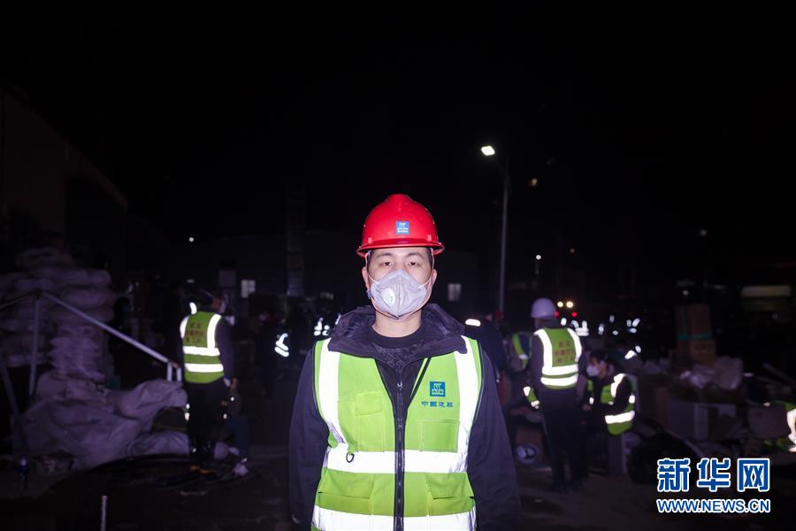 （一線抗疫群英譜&middot;圖文互動）（5）羅文浩：&ldquo;女兒，你的名字里有溫暖，有榮光！&rdquo;