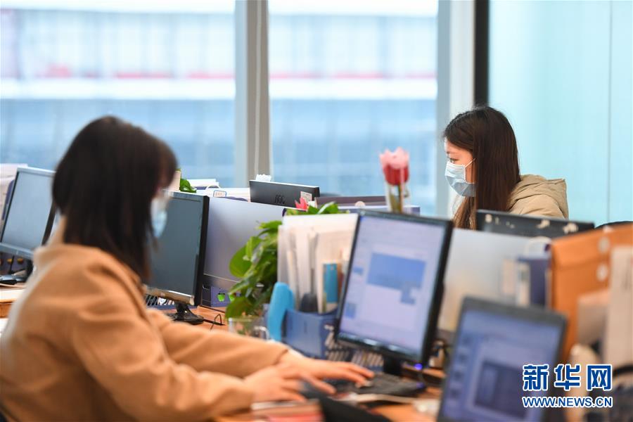 (在習近平新時代中國特色社會主義思想指引下——新時代新作為新篇章·習近平總書記關切事·圖文互動)(6)穩住千家萬戶的“飯碗”——各地積極穩就業化解疫情影響