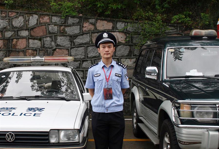 (為了民族復(fù)興·英雄烈士譜·圖文互動)張寧海:“請跟我走,我來為大家照亮……”