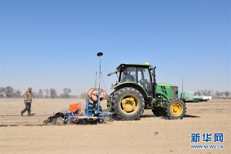 （抓好春耕備耕 穩住農業生產&middot;圖文互動）（1）&ldquo;智慧春耕&rdquo;助力新疆春播
