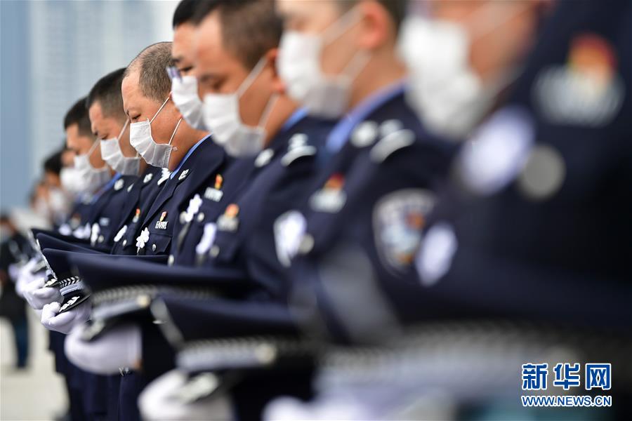 （新華全媒頭條&middot;圖文互動）（6）舉國同悲 萬眾同心&mdash;&mdash;全國各地悼念新冠肺炎疫情犧牲烈士和逝世同胞側記