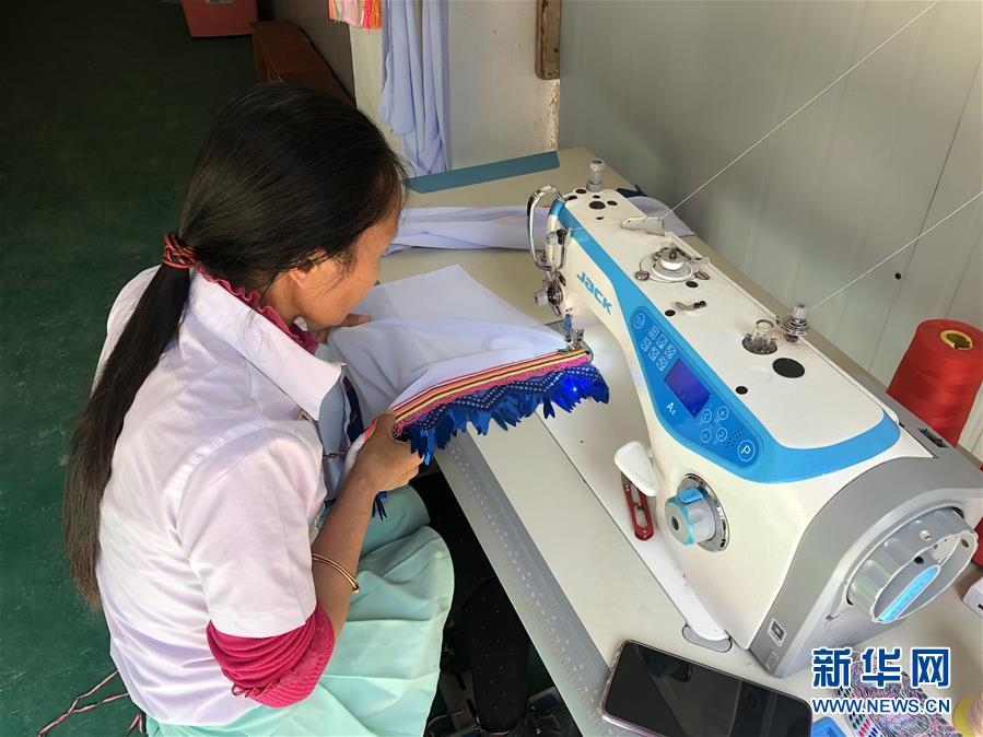 （新華全媒頭條&middot;圖文互動）（9）春天里的5個&ldquo;戰(zhàn)貧&rdquo;瞬間&mdash;&mdash;習(xí)近平總書記關(guān)于脫貧攻堅決策部署指引攻克最后的深貧堡壘