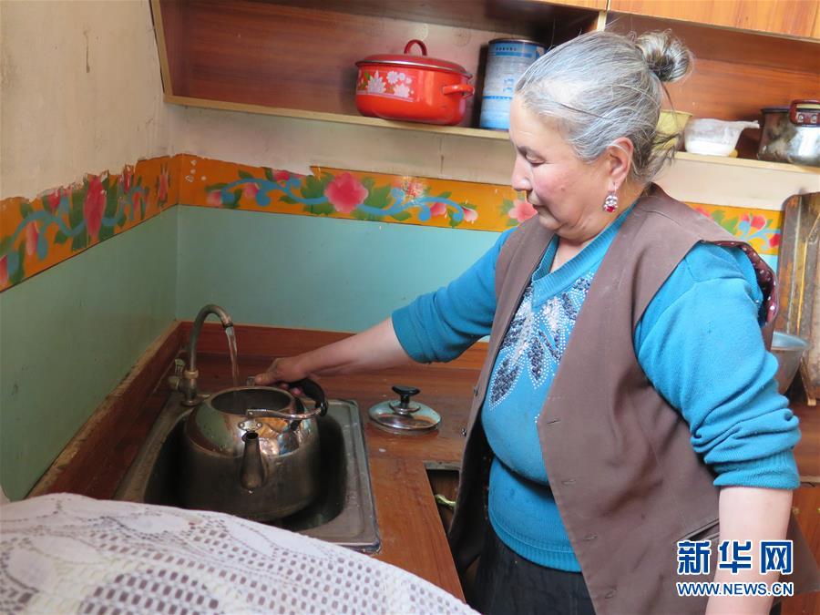 （新華全媒頭條&middot;圖文互動）（11）春天里的5個&ldquo;戰(zhàn)貧&rdquo;瞬間&mdash;&mdash;習(xí)近平總書記關(guān)于脫貧攻堅決策部署指引攻克最后的深貧堡壘