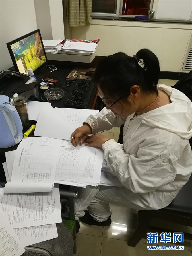 （一線抗疫群英譜&middot;圖文互動）（1）山西檢測員伉儷：疫情不退，決不放松