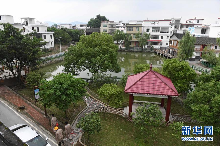 (新華全媒頭條·圖文互動(dòng))(4)歷史坐標(biāo)見(jiàn)證初心使命——寫在江西革命老區(qū)貧困縣全部摘帽之際