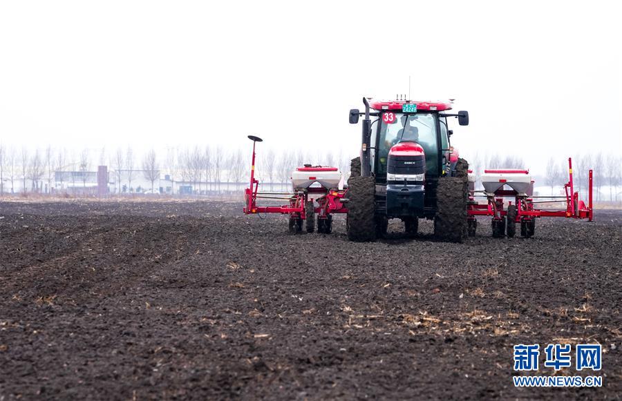 （在習(xí)近平新時代中國特色社會主義思想指引下&mdash;&mdash;新時代新作為新篇章&middot;習(xí)近平總書記關(guān)切事&middot;圖文互動）（10）春耕忙 信心足&mdash;&mdash;谷雨時節(jié)走馬東北直擊糧事