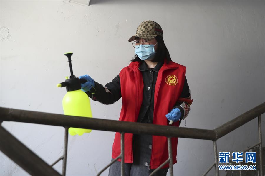 (新華全媒頭條·圖文互動)(11)戰斗在防疫最前沿——來自“五一”國際勞動節的致敬