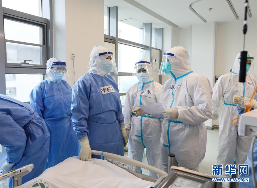 (新華全媒頭條·圖文互動)(1)戰斗在防疫最前沿——來自“五一”國際勞動節的致敬