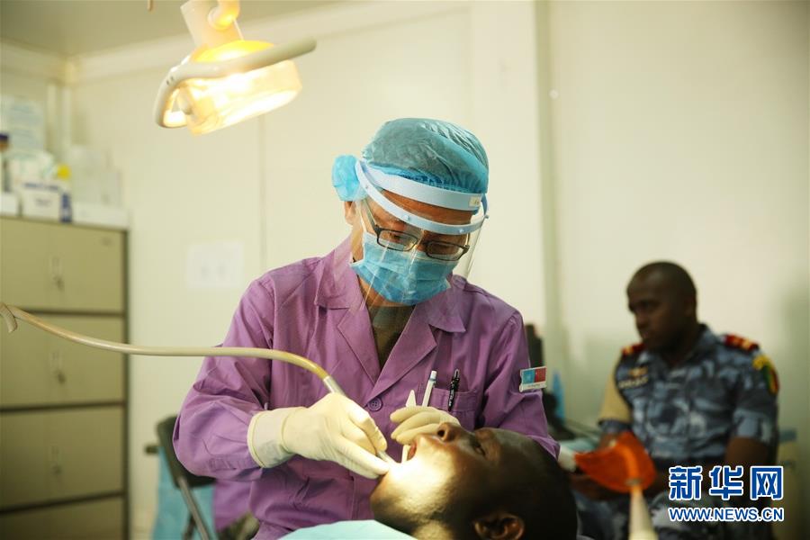 (新華全媒頭條·圖文互動(dòng))(12)崢嶸歲月30年 中國藍(lán)盔衛(wèi)和平