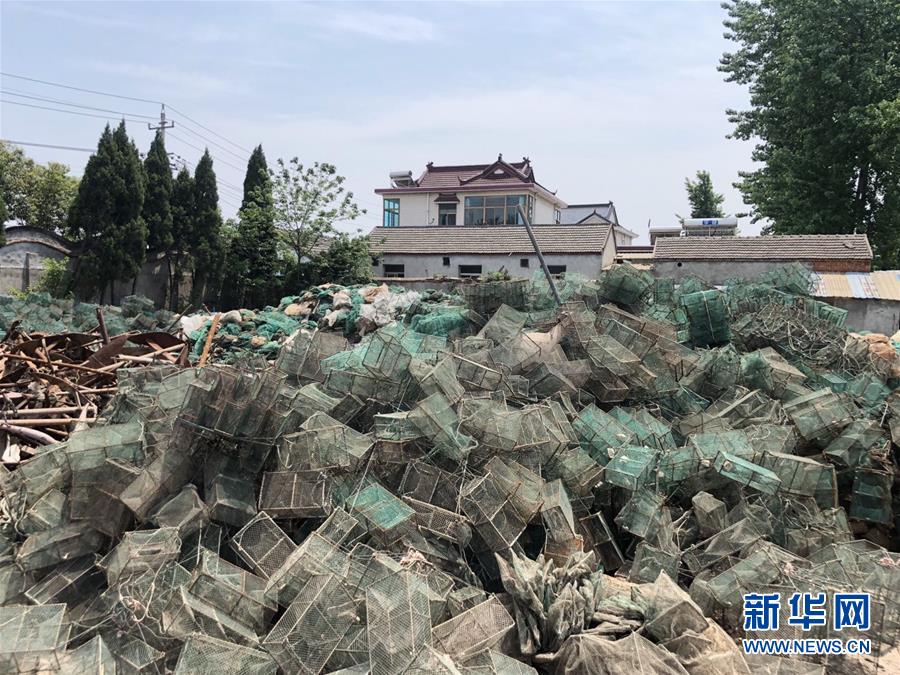 （新華視點(diǎn)&middot;圖文互動(dòng)）（1）偷捕現(xiàn)象未絕，&ldquo;江鮮&rdquo;仍在高價(jià)交易&mdash;&mdash;長(zhǎng)江&ldquo;禁漁令&rdquo;實(shí)施近半年追蹤