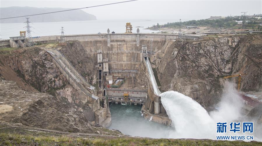 (圖文互動)“黃河第一壩”龍羊峽水電站開閘泄洪