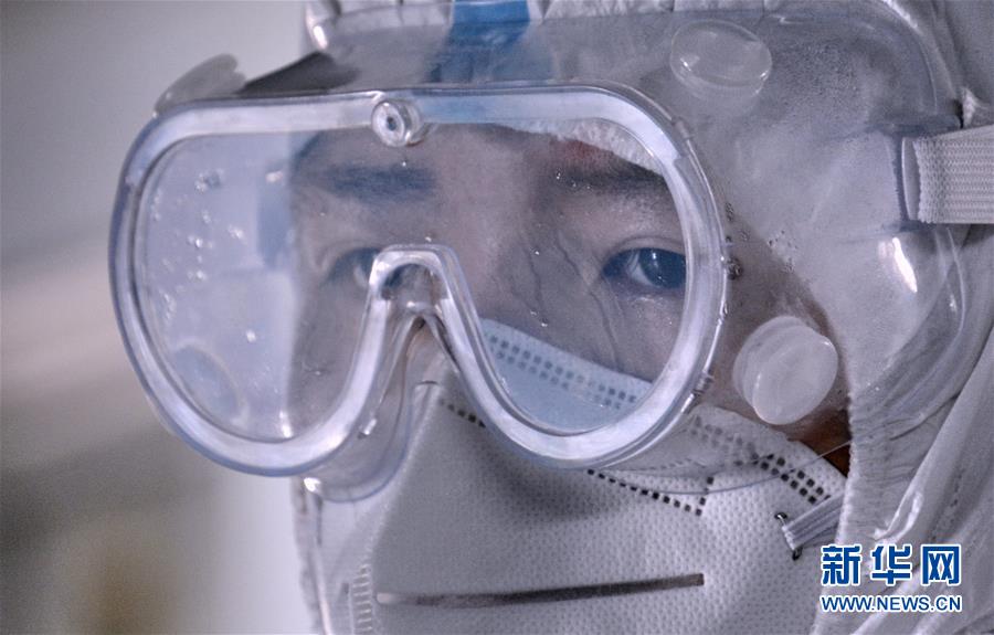 (新華全媒頭條·圖文互動)(10)構(gòu)筑守護城市、守護生命的堅強防線——北京開展大規(guī)模核酸檢測