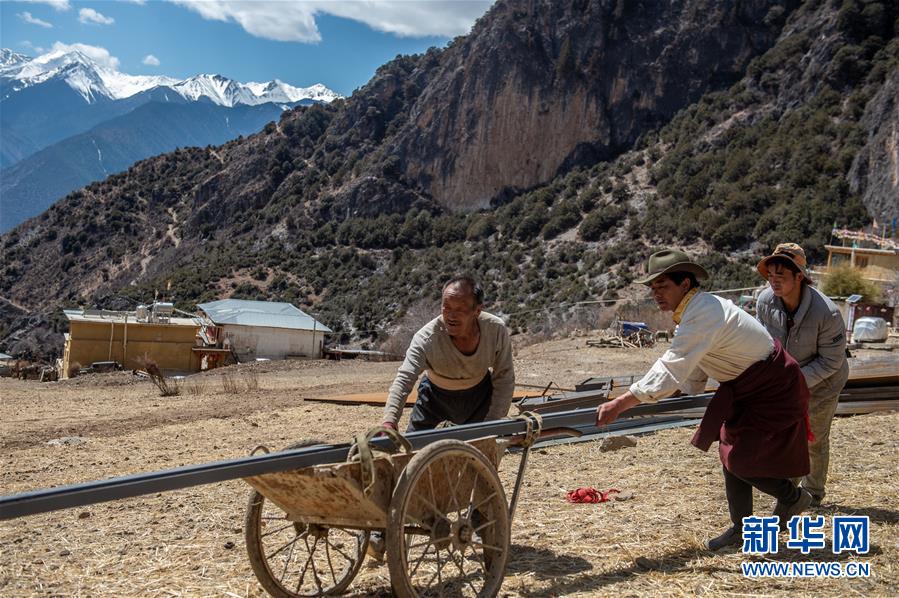 (決戰(zhàn)決勝脫貧攻堅·聚焦三區(qū)三州·圖文互動)(2)拓展新天地——云南迪慶藏區(qū)“新產(chǎn)業(yè)”掠影