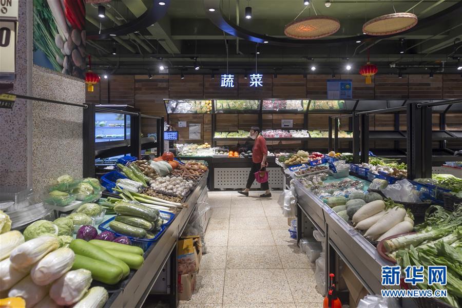 (圖文互動(dòng))(1)告別臟亂,留住溫情——上海鬧市小菜場(chǎng)見(jiàn)聞