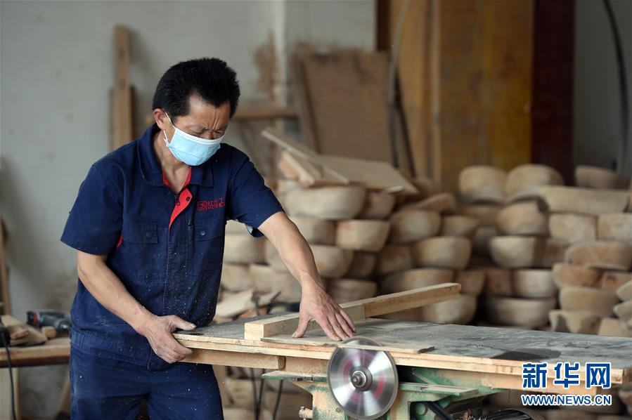  （新華全媒頭條&middot;圖文互動）（5）青春，在希望的田野上&mdash;&mdash;大別山區尋訪&ldquo;城歸&rdquo;大學畢業生