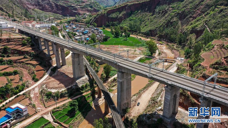 (新華全媒頭條·圖文互動)(1)自強的力量——成昆鐵路通車50年記
