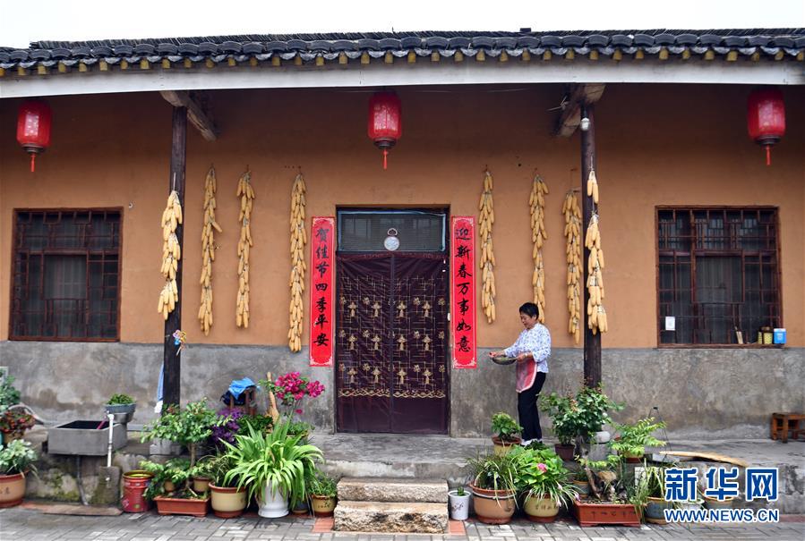 （新華全媒頭條&middot;走向我們的小康生活&middot;圖文互動）（4）大山深處有&ldquo;新家&rdquo;&mdash;&mdash;大別山村繪出現代版&ldquo;富春山居圖&rdquo;