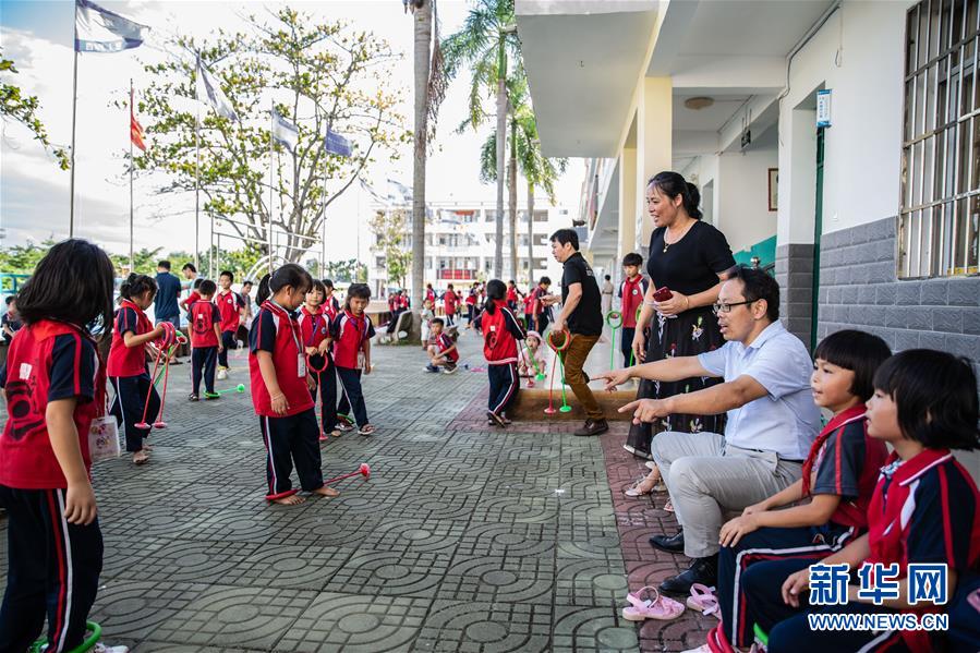 （走向我們的小康生活&middot;圖文互動(dòng)）（1）從&ldquo;民生之盼&rdquo;到&ldquo;民生之變&rdquo;&mdash;&mdash;海南瞄準(zhǔn)&ldquo;痛點(diǎn)&rdquo;發(fā)力建設(shè)幸福家園