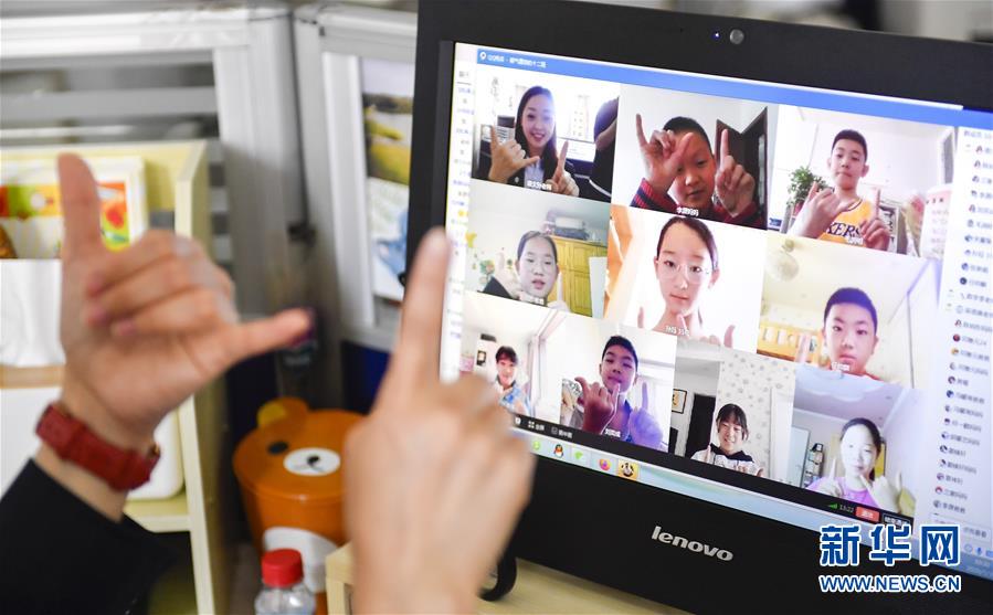 （新華全媒頭條&middot;圖文互動）（17）&ldquo;美麗的中國夢屬于你們&rdquo;&mdash;&mdash;以習(xí)近平同志為核心的黨中央關(guān)心少年兒童工作紀(jì)實